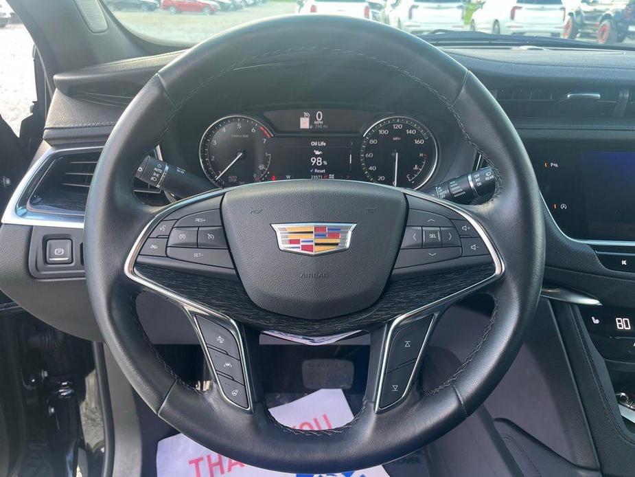 used 2023 Cadillac XT5 car, priced at $37,450