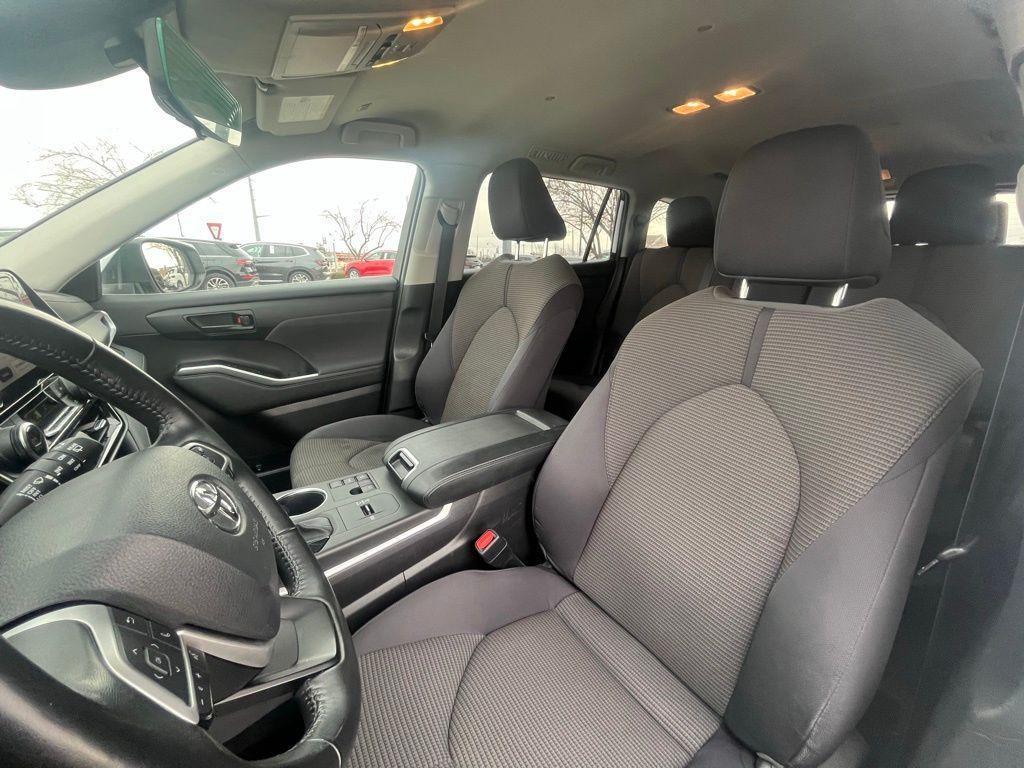 used 2023 Toyota Highlander car, priced at $31,100