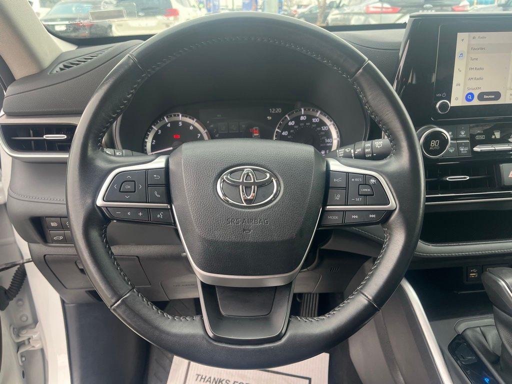 used 2023 Toyota Highlander car, priced at $31,100