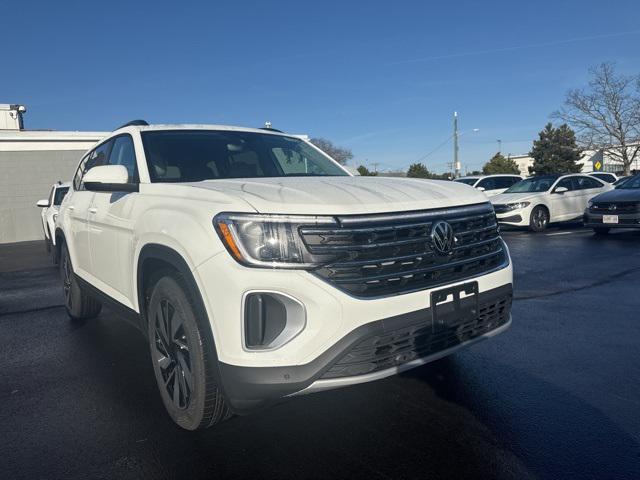 new 2025 Volkswagen Atlas car, priced at $48,222