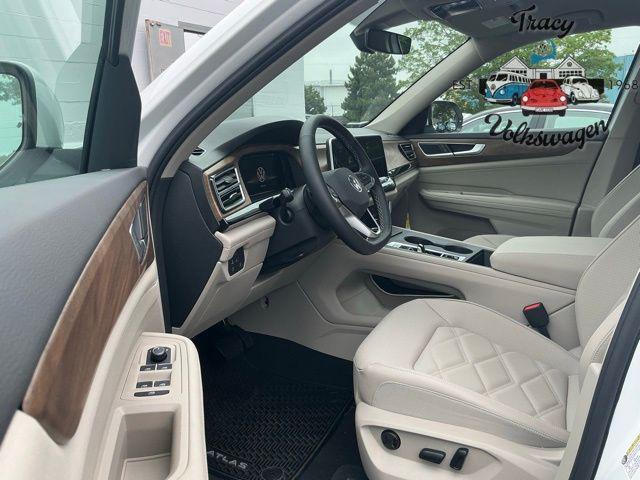 new 2025 Volkswagen Atlas car, priced at $42,577