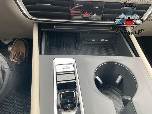 new 2025 Volkswagen Atlas car, priced at $42,577
