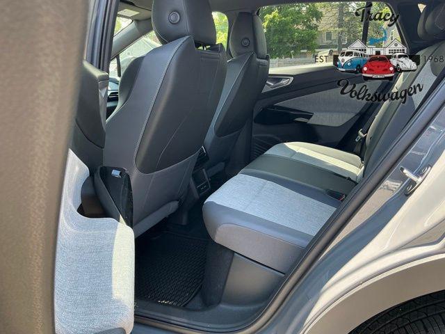new 2025 Volkswagen ID.4 car, priced at $51,271