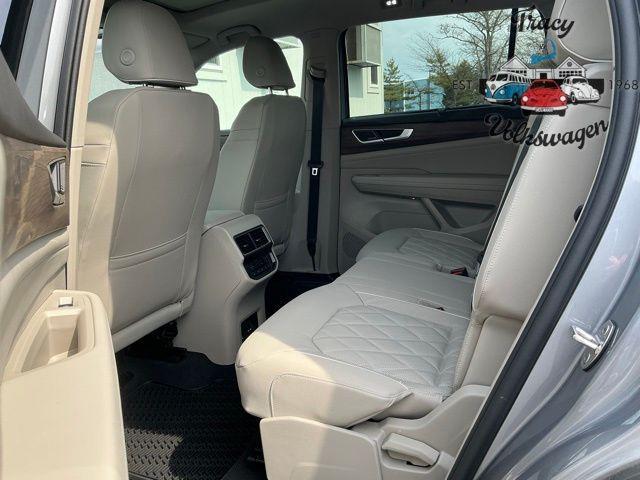 new 2025 Volkswagen Atlas car, priced at $54,000