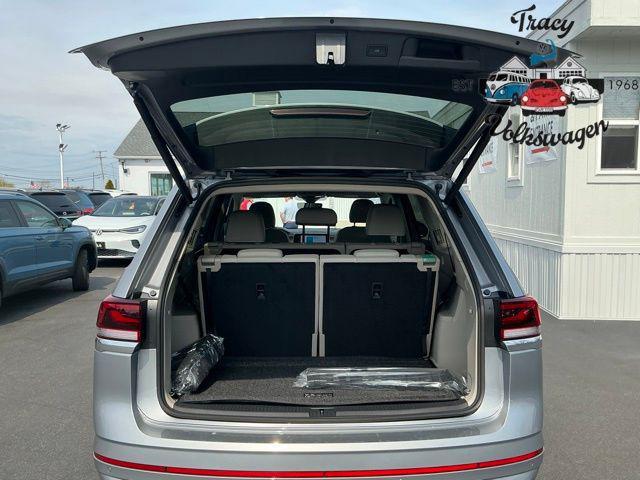 new 2025 Volkswagen Atlas car, priced at $55,966
