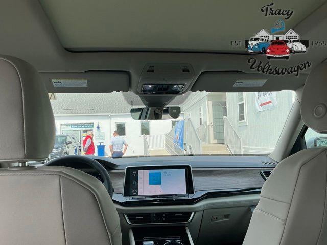 new 2025 Volkswagen Atlas car, priced at $54,000