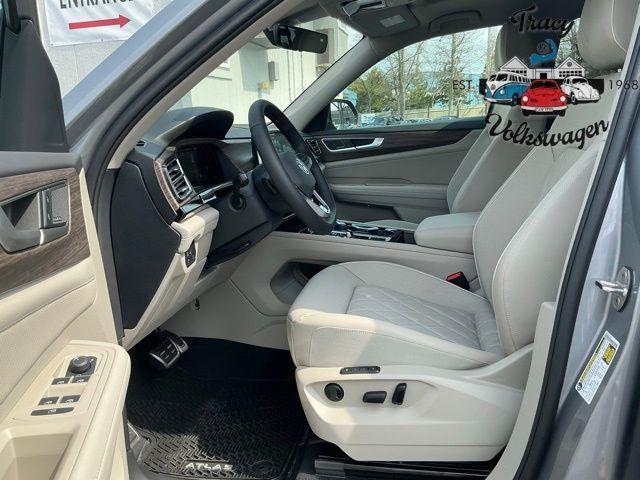 new 2025 Volkswagen Atlas car, priced at $55,966