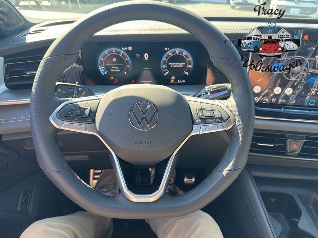 new 2025 Volkswagen Tiguan car, priced at $40,702