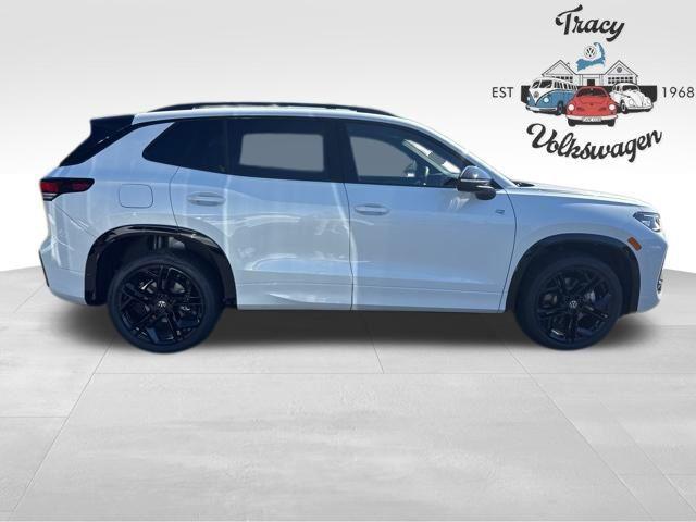 new 2025 Volkswagen Tiguan car, priced at $40,702