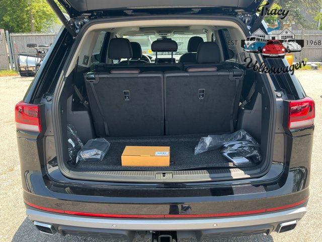 new 2025 Volkswagen Atlas car, priced at $48,951