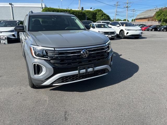 new 2024 Volkswagen Atlas car, priced at $47,900