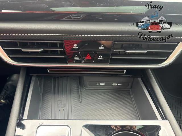 new 2026 Volkswagen Atlas car, priced at $51,193