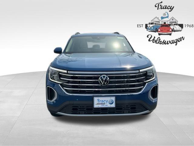 new 2025 Volkswagen Atlas car, priced at $41,000
