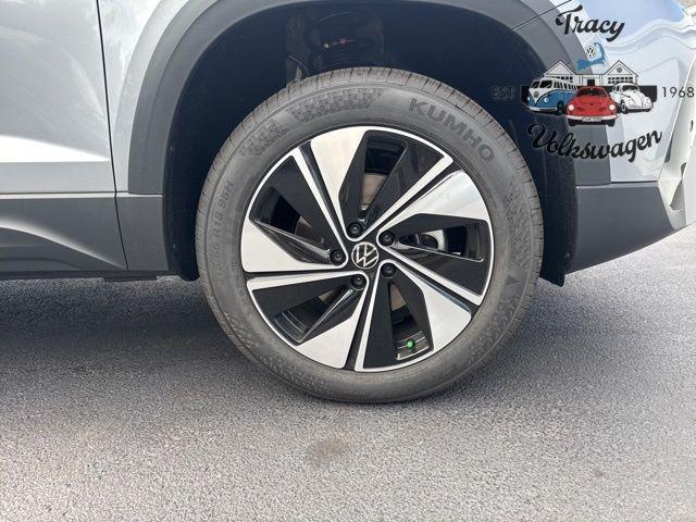 new 2025 Volkswagen Taos car, priced at $33,151
