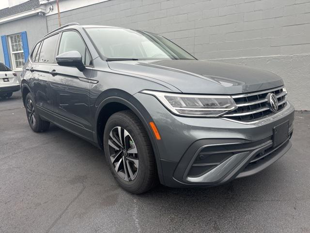 new 2024 Volkswagen Tiguan car, priced at $31,100