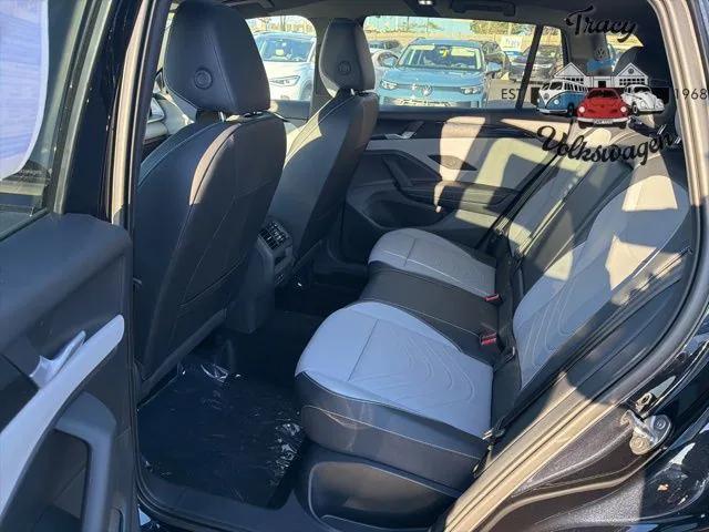 new 2025 Volkswagen Tiguan car, priced at $36,800