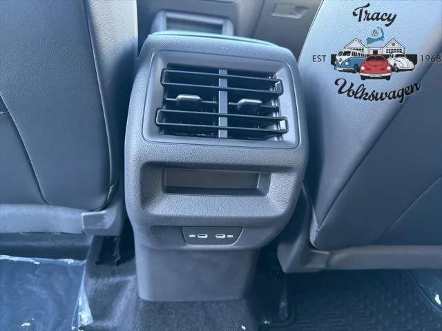 new 2025 Volkswagen Tiguan car, priced at $36,800