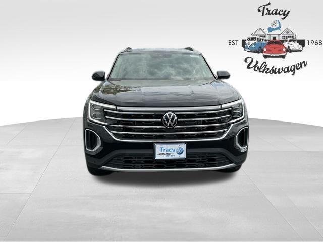 new 2025 Volkswagen Atlas car, priced at $45,000
