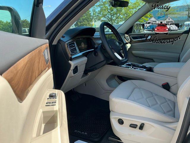 new 2025 Volkswagen Atlas car, priced at $45,900