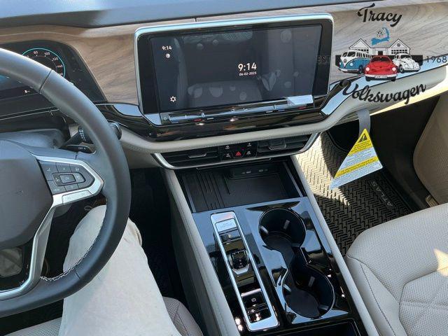 new 2025 Volkswagen Atlas car, priced at $45,900