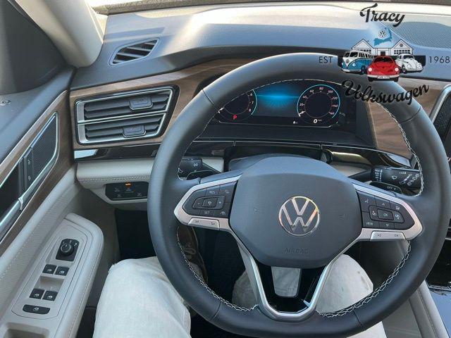 new 2025 Volkswagen Atlas car, priced at $45,900