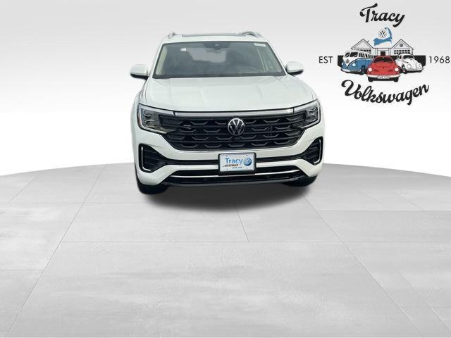 new 2025 Volkswagen Atlas car, priced at $57,056