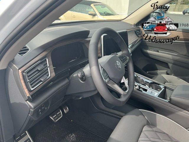 new 2025 Volkswagen Atlas car, priced at $57,056