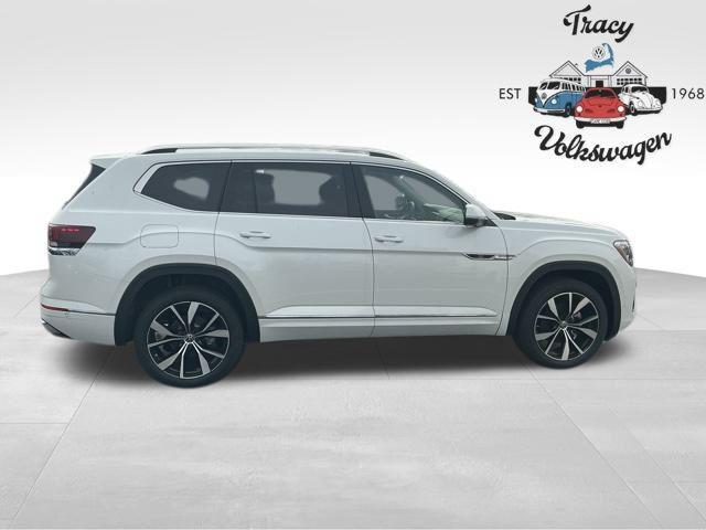 new 2025 Volkswagen Atlas car, priced at $57,056
