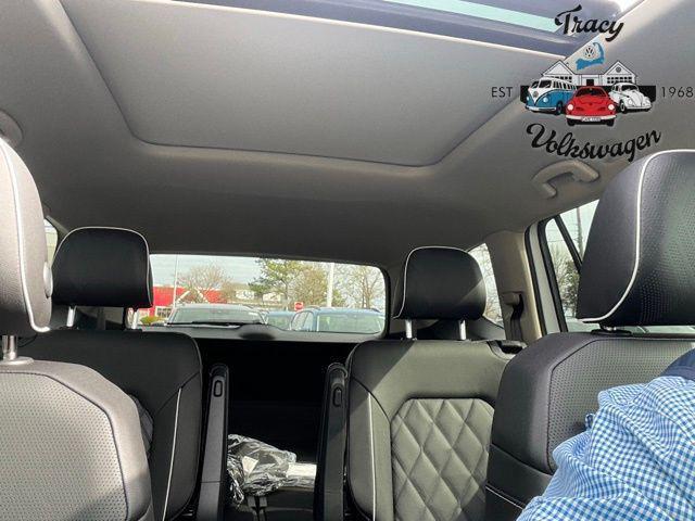 new 2025 Volkswagen Atlas car, priced at $57,056