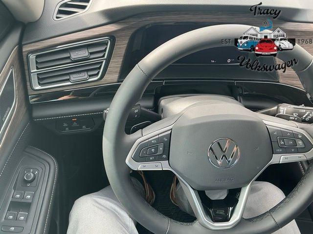 new 2025 Volkswagen Atlas car, priced at $57,056