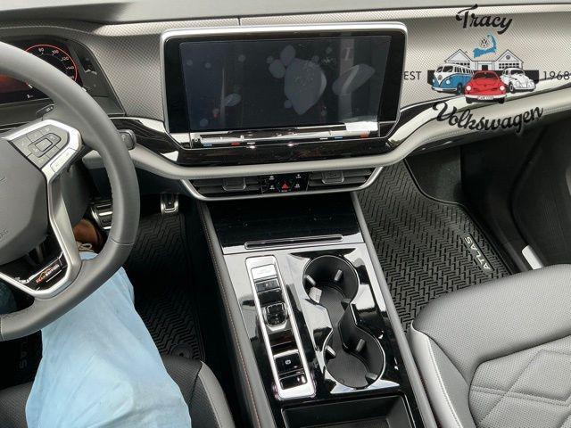 new 2025 Volkswagen Atlas car, priced at $48,600
