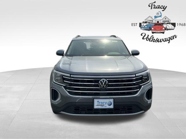 new 2025 Volkswagen Atlas car, priced at $46,000