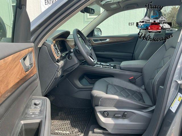 new 2025 Volkswagen Atlas car, priced at $47,527