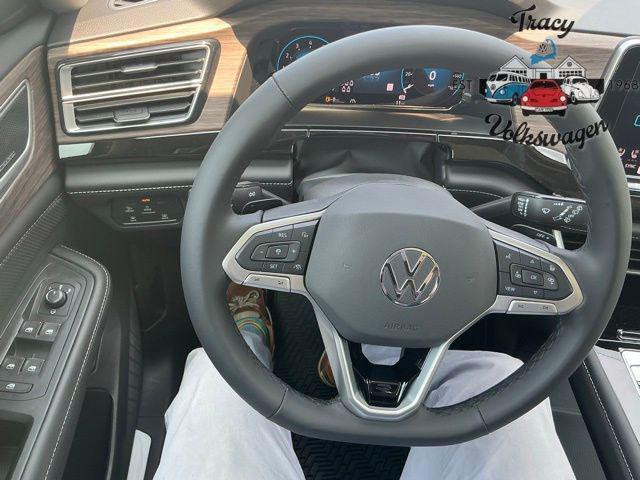 new 2025 Volkswagen Atlas car, priced at $56,136