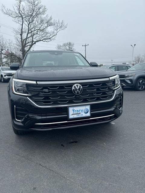 new 2024 Volkswagen Atlas car, priced at $53,800