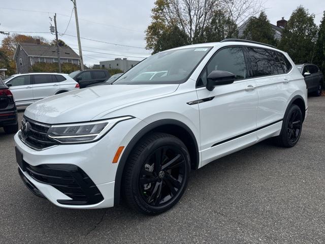 new 2024 Volkswagen Tiguan car, priced at $39,004