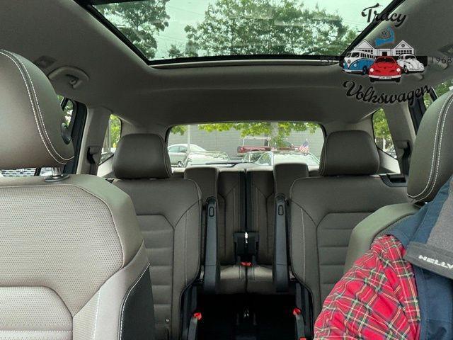 new 2025 Volkswagen Atlas car, priced at $50,400