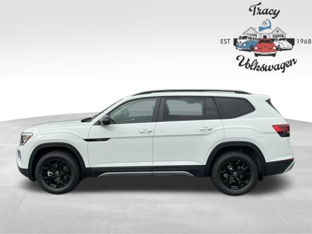 new 2025 Volkswagen Atlas car, priced at $48,000