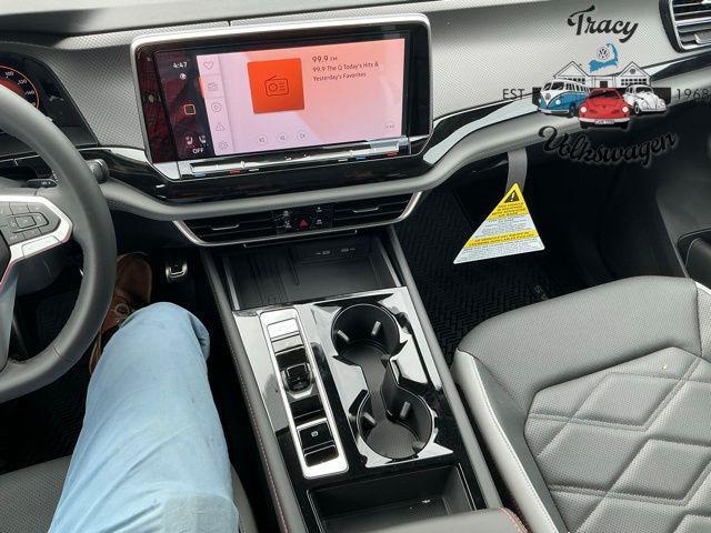 new 2025 Volkswagen Atlas car, priced at $48,000