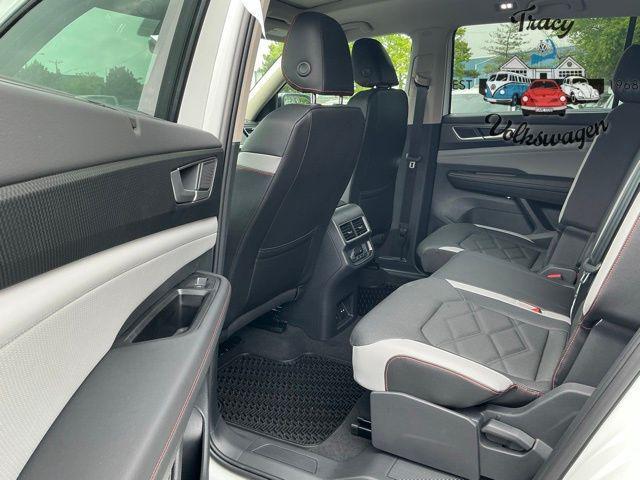 new 2025 Volkswagen Atlas car, priced at $48,000