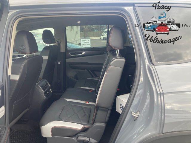 new 2025 Volkswagen Atlas car, priced at $47,999