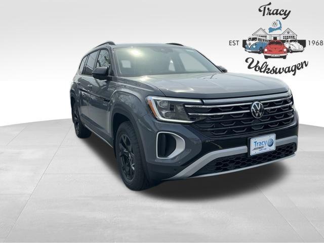 new 2025 Volkswagen Atlas car, priced at $47,999