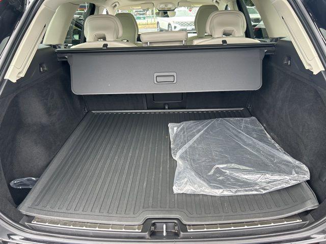 used 2022 Volvo XC60 car, priced at $33,318