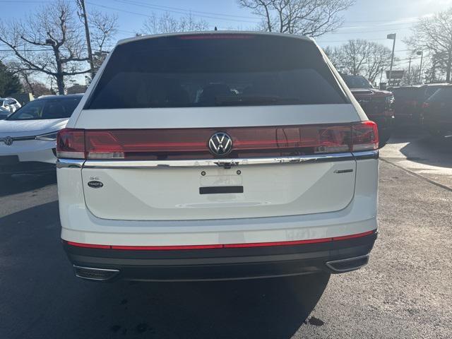 new 2025 Volkswagen Atlas car, priced at $42,577