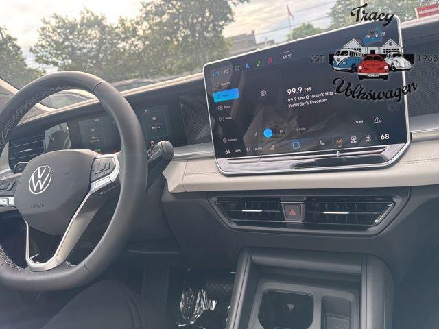 new 2025 Volkswagen Tiguan car, priced at $35,921