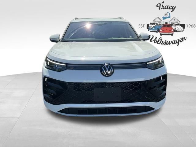 new 2025 Volkswagen Tiguan car, priced at $42,804