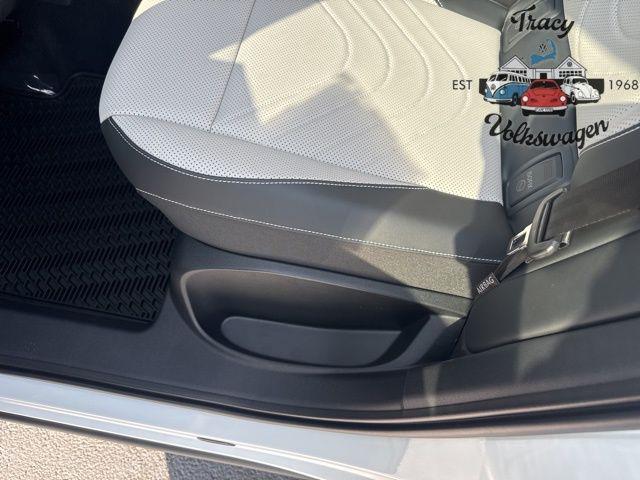 new 2025 Volkswagen Tiguan car, priced at $37,882