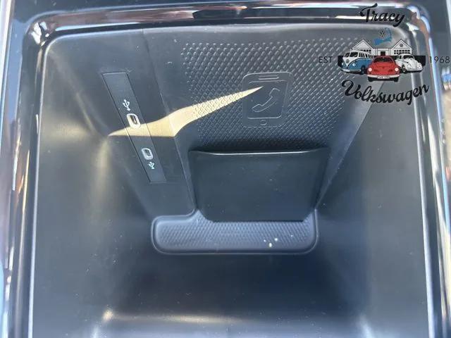 new 2025 Volkswagen ID.4 car, priced at $48,082