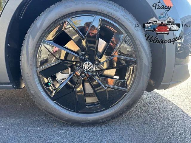 new 2025 Volkswagen ID.4 car, priced at $48,082