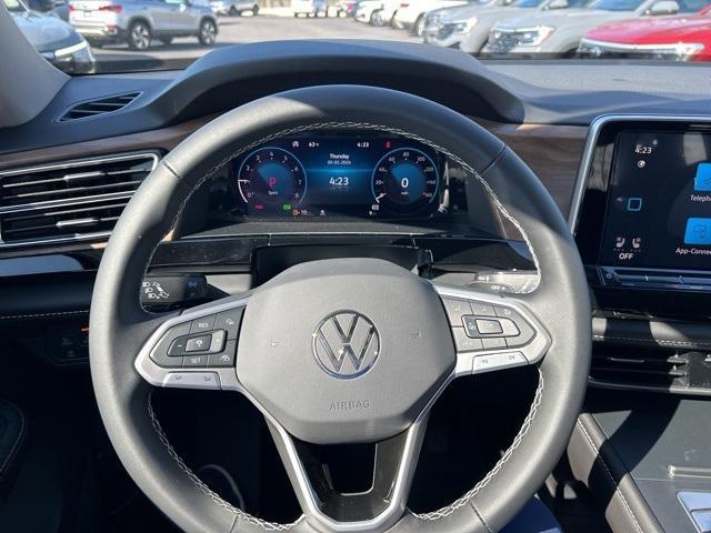 new 2024 Volkswagen Atlas car, priced at $40,445